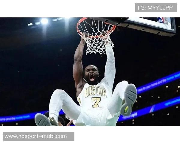 杰伦布朗谈遭遇包夹时的传球选择强调对队友的信任与团队合作的重要性 杰伦布朗谈遭遇包夹时的传球选择强调对队友的信任与团队合作的重要性